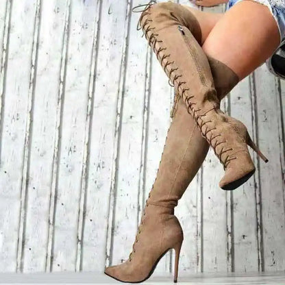 Botas con punta estrecha por encima de la rodilla