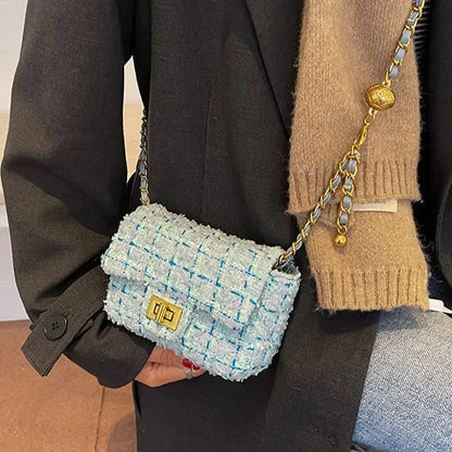 Bolso pequeño con cadena