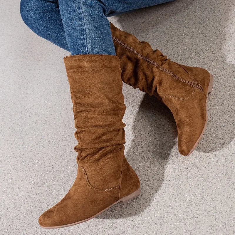Botas a media pantorrilla de gamuza sintética a la moda para Mujer de talla grande Otoño e Invierno nuevas Botas planas plisadas con cremallera lateral y punta redonda Botas Mujer