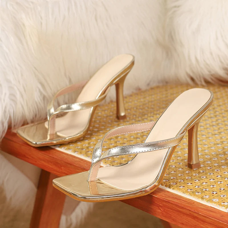 zapatillas finas de tacón alto