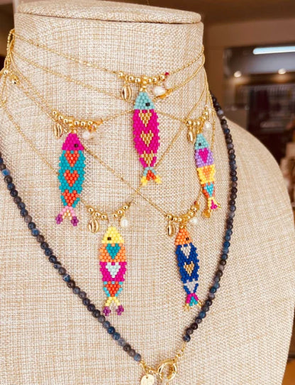 Collar colgante de perlas de pescado hecho a mano