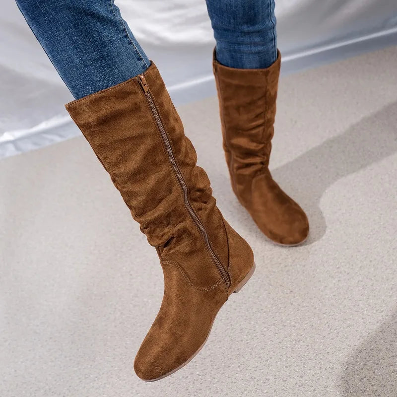 Botas a media pantorrilla de gamuza sintética a la moda para Mujer de talla grande Otoño e Invierno nuevas Botas planas plisadas con cremallera lateral y punta redonda Botas Mujer