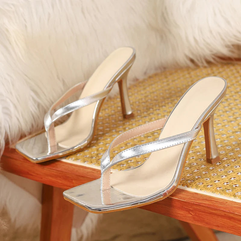 zapatillas finas de tacón alto