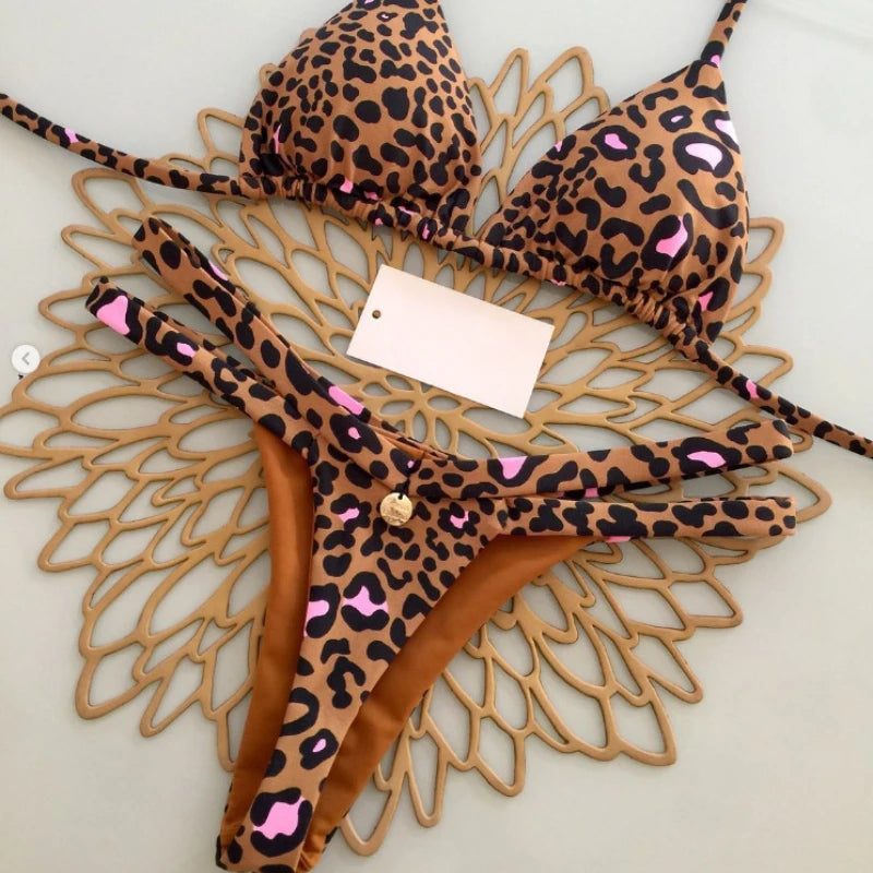 2025 nuevo conjunto de Bikini Sexy para mujer, traje de baño para vacaciones en la playa, conjunto de Bikini brasileño con Tanga, traje de baño Sexy de dos piezas, ropa de playa para mujer