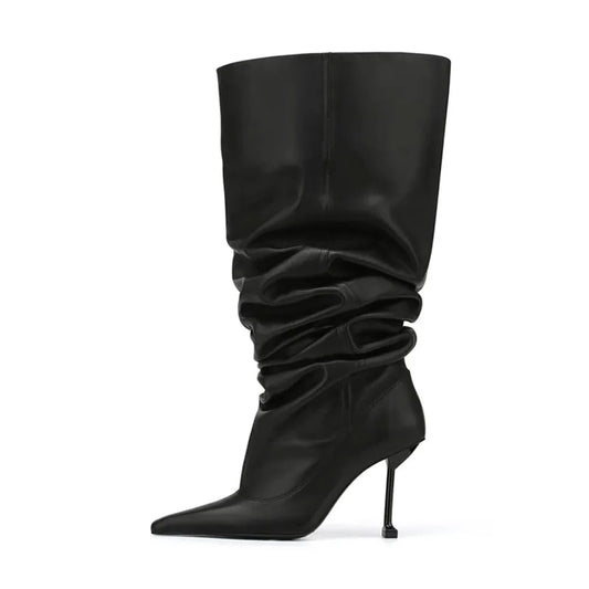 Arden Furtado 2025 Botas tubulares grandes plisadas Punta puntiaguda Tacones de aguja sexy Botas hasta la rodilla Botas modernas de gran tamaño
