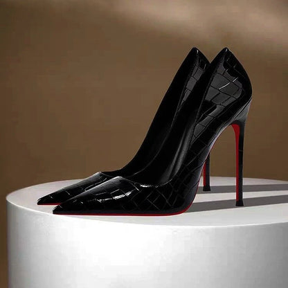 tacones altos de tacón fino con punta puntiaguda