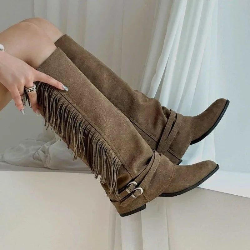 Botas altas de gamuza otoño nuevas botas de tacón de bloque antideslizantes con punta puntiaguda y hebilla de cinturón con borla y suela suave