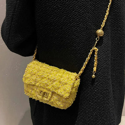 Bolso pequeño con cadena