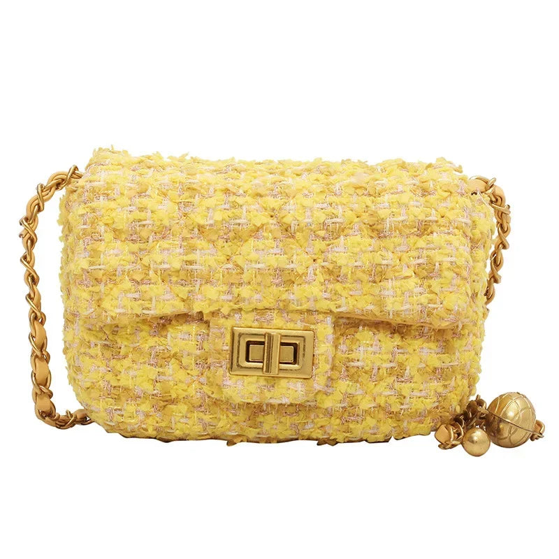 Bolso pequeño con cadena